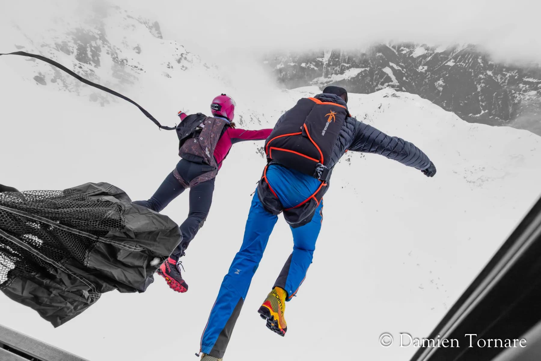Danseuses aériennes en démonstration à Verbier
